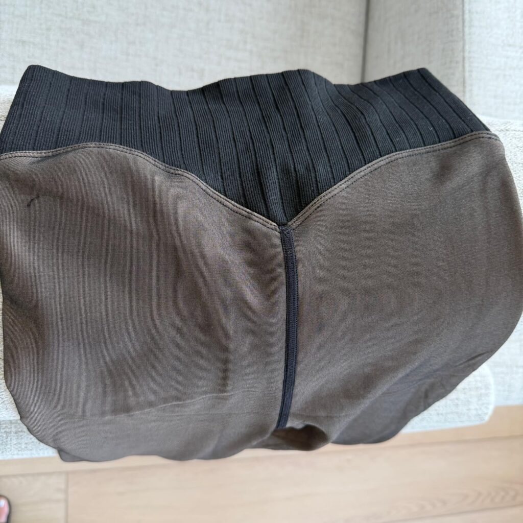 youtiful-leggings-snatched-toasty-shapewear-fleece-lined-winter-featured-review-3 youtiful leggings snatched toasty shapewear fleece lined winter featured review 3